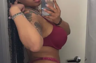 💦🍑BIG TITTIES AND BUBBLE BUTT BEAUTY 💦🍑 - Image 1