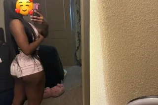 petite yummy 😋 treat🍫 lets not waist time🕥 u gonna love it here 2girls always better than 1👯♀ - Image 4